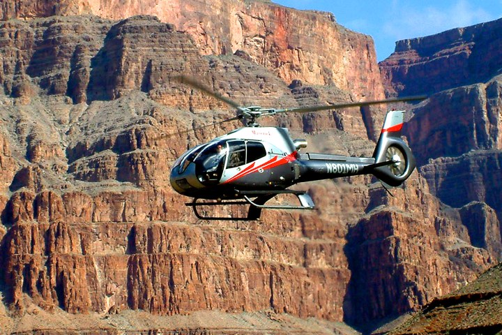 Maverick-Helicopter-in-Grand-Canyon
