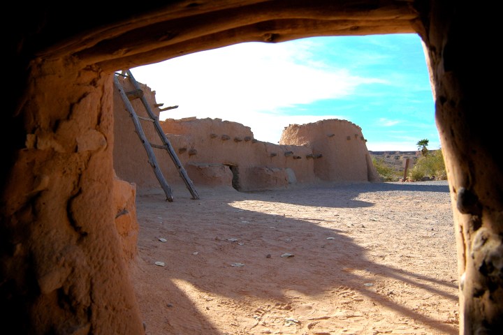 Valley-of-Fire-Indian-Ruins-Lost-City-Museum