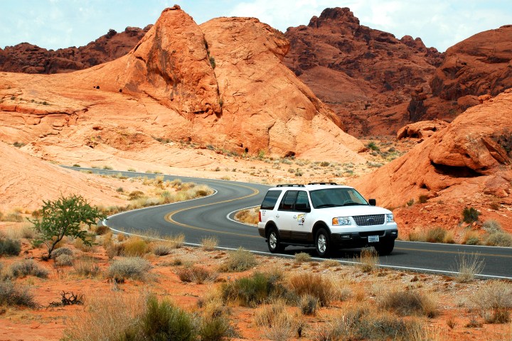 Vehicle-in-Valley-of-Fire